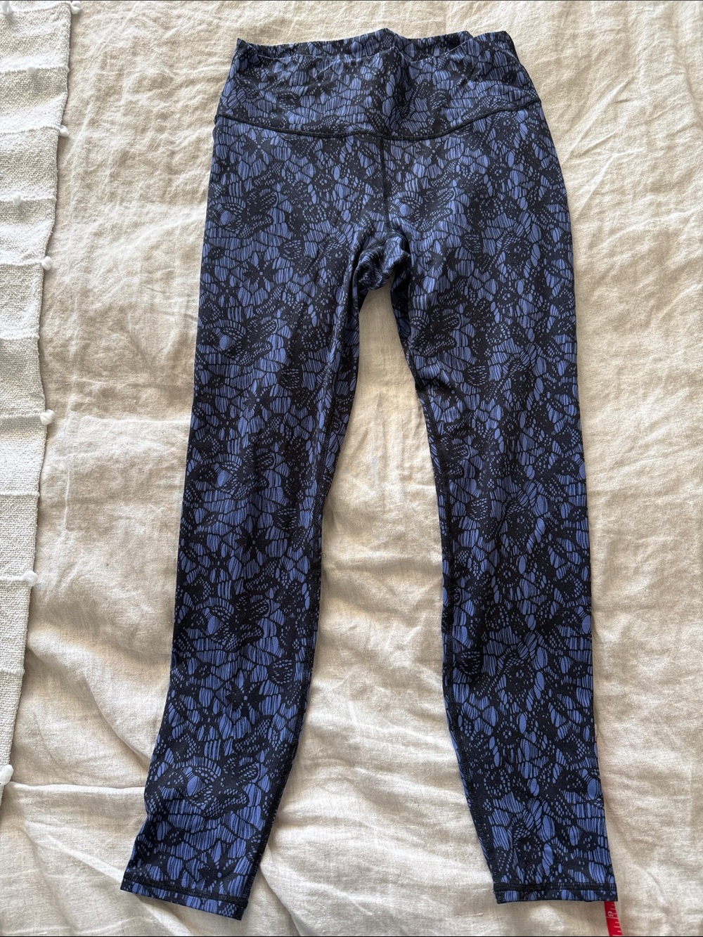 Women’s Purple and Black Lace Print Leggings